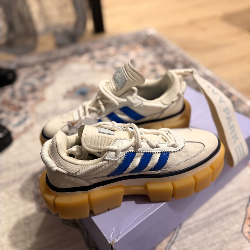 ADIDAS BEYONCÉ IVP PARK SUPER SLEEK CHUNKY White and Blue Sneakers Gum Sole NEW